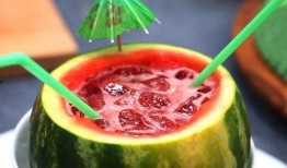 小酒吃瓜,夏日悠闲时光