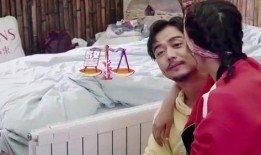 杨烁后排吃瓜,揭秘娱乐圈幕后趣闻