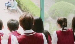 吃瓜追剧拍照,吃瓜追剧拍照集锦