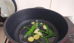 路边吃烧瓜,品味生活滋味