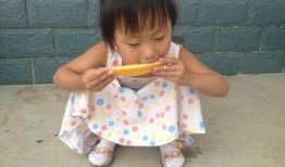 吃瓜照片儿童,捕捉童真瞬间