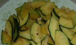 农村里吃瓜组织,欢乐农闲时光的缩影