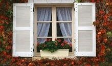 吃瓜忘记关窗户,意外事件频发，教你如何避免家居小插曲